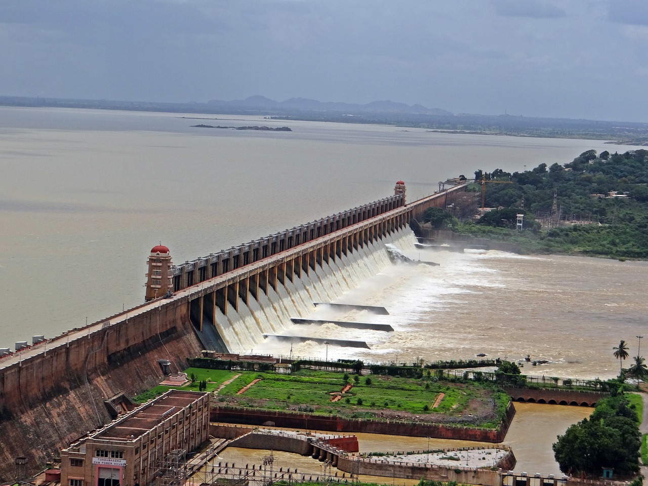 ಅಣೆಕಟ್ಟುಗಳ ಕರ್ಮಕಾಂಡ: ಕೃತಕ ನೆರೆ, ಕಣ್ಣೀರ ಹೊಳೆ